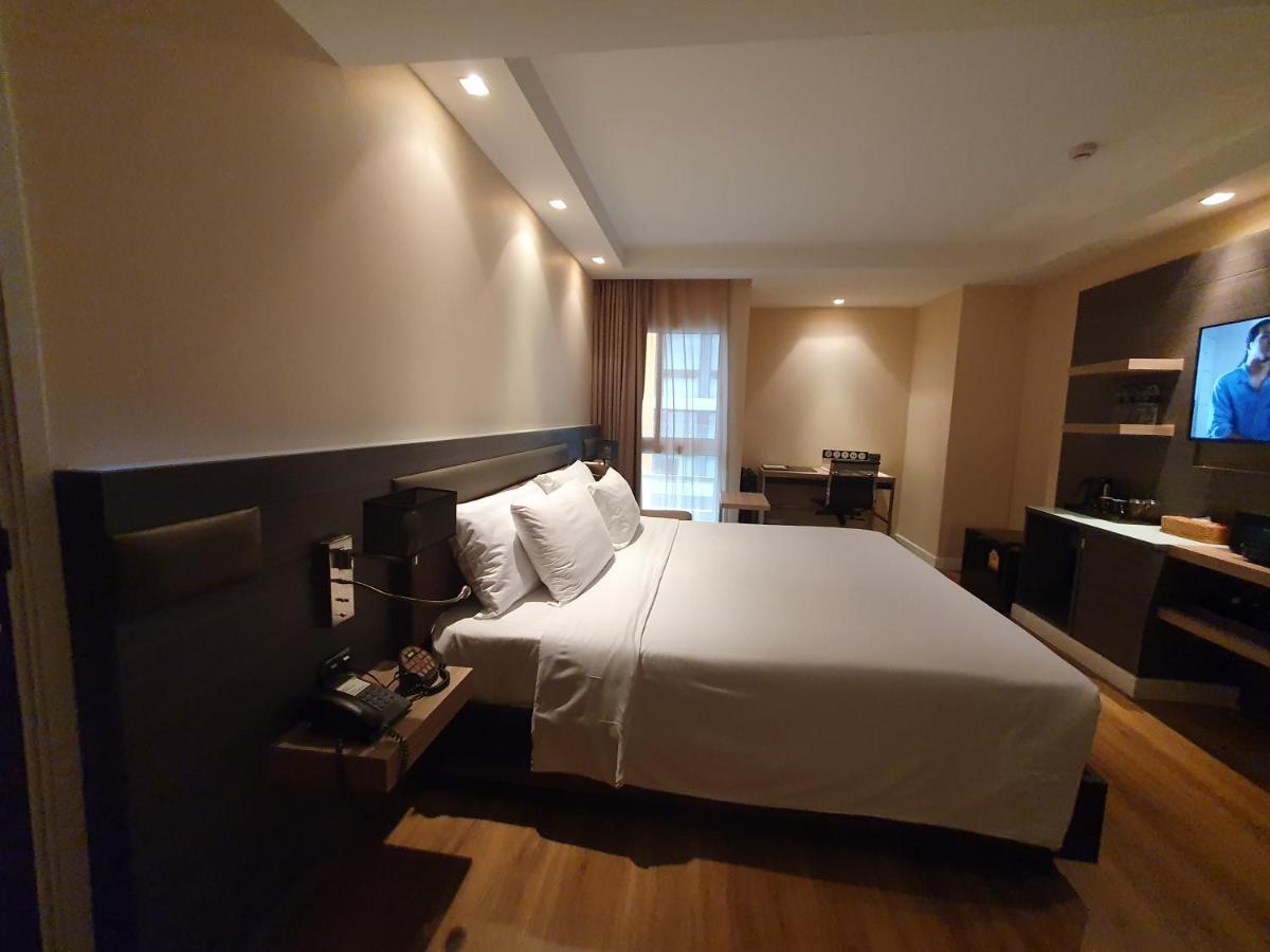 Amora Neoluxe Отель 4*