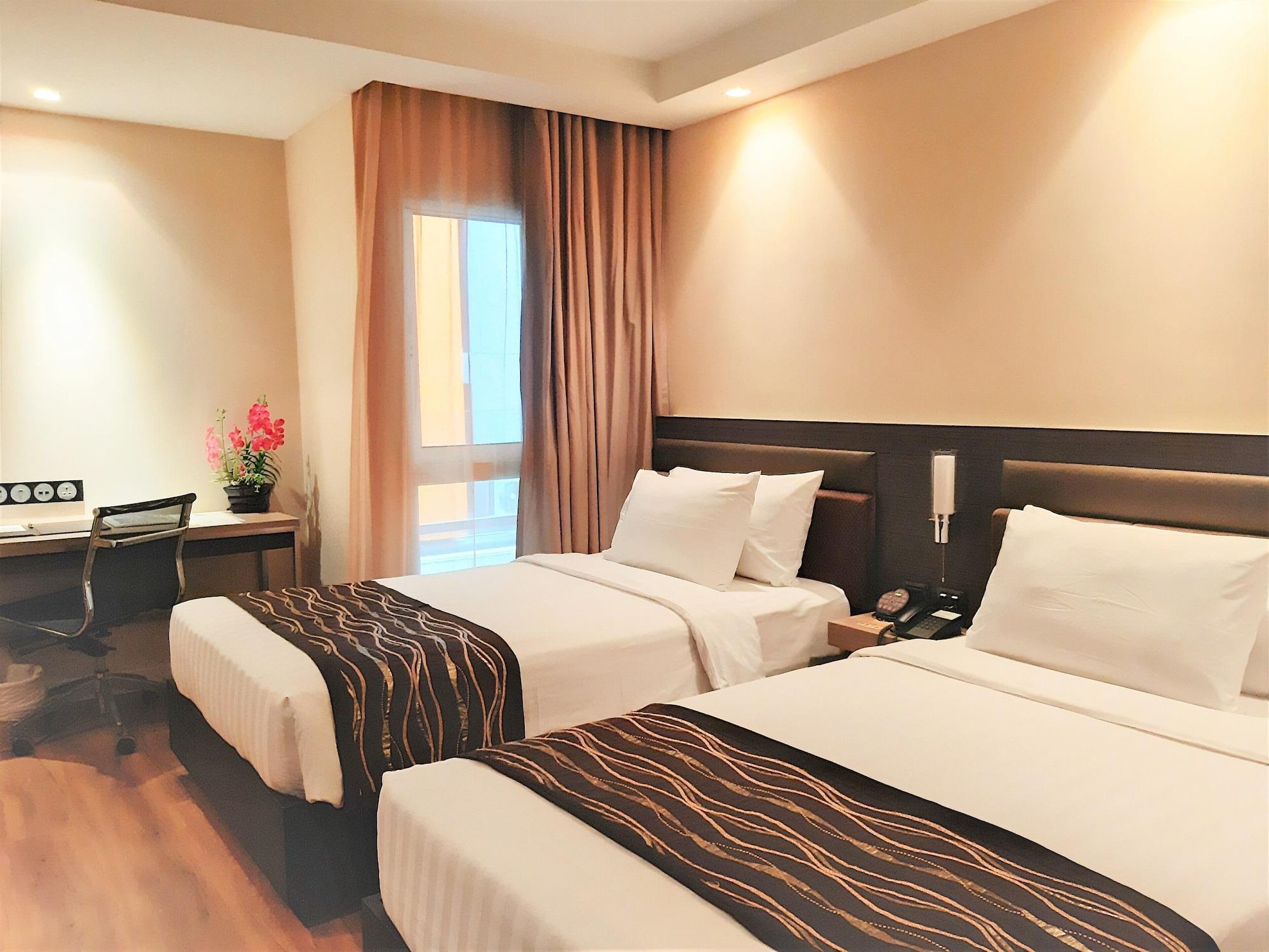 Amora Neoluxe 4* Бангкок